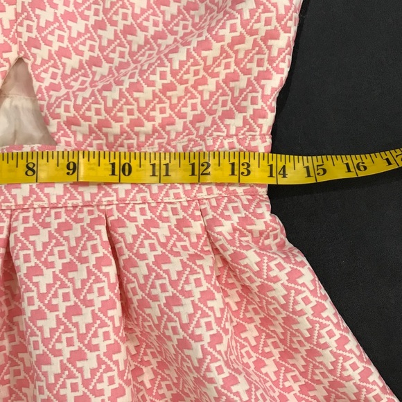 Stunning Guess dress with cutouts. - Picture 5 of 8